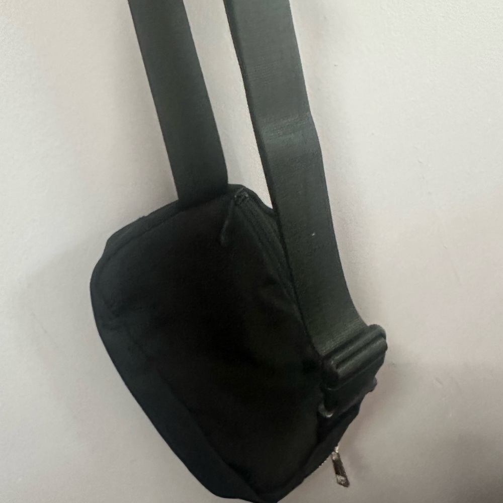 Gallery Women’s Black Belt Bag - Picture 3 of 4